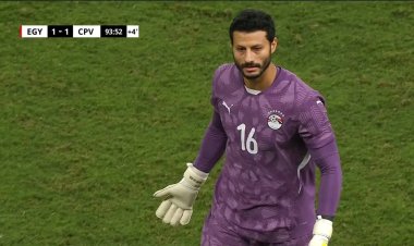 الشناوي يغادر الملعب غاضبا بعد تغييره في ركلات الترجيح أمام كاب فيردي | صور