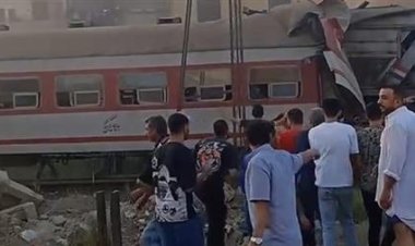 تطورات حادث قطاري الزقازيق.. حجز السائقين والتحفظ على عامل المزلقان