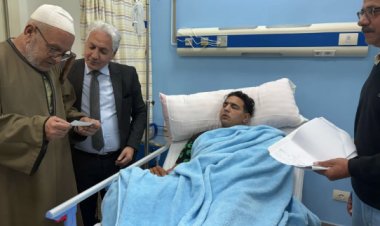 عامل سيرك طنطا يتسلم شيك بقيمة 100 ألف جنيه من صندوق الخدمات الاجتماعية