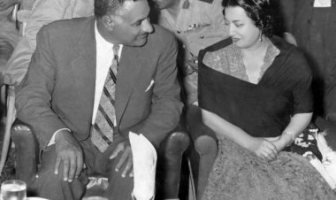 منى جمال عبدالناصر عن علاقة والدها بـ أم كلثوم: كانت صديقة مقربة للعائلة وتقضي الصيف معنا في المعمورة