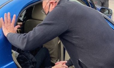 داخل سيارتها.. كابتن محمود الخطيب يقدم واجب العزاء لشقيقة الراحل ميمي الشربيني