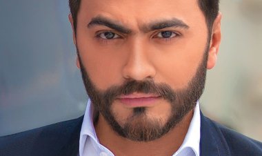 تامر حسني يناشد وزارة الصحة: "أرجوكم وضّحوا لنا نأكل إيه وما ناكلش"