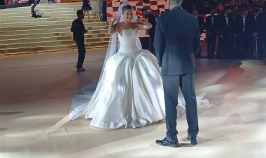 ترقص مع عريسها.. الصور الأولى لـ ديانا هشام من حفل زفافها