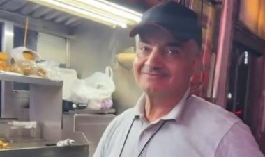 بائع مصري يدفع غرامة 50 دولارًا يوميا بسبب تشغيل القرآن في تايمز سكوير.. ومشاري راشد يدعو له