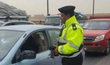 تحرير 705 مخالفات لعدم تركيب الملصق الإلكتروني ورفع 29 سيارة ودراجة نارية متروكة