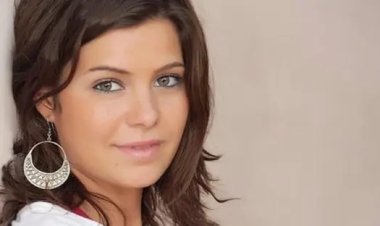 يسرا اللوزي توضح سبب غيابها عن عزاء سمية الألفي