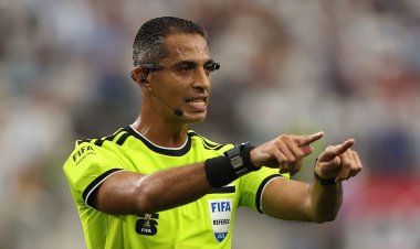 بقيادة أمين عمر.. طاقم تحكيم مصري لمباراة الأهلي السعودي وأوكلاند سيتي في كأس إنتركونتيننتال