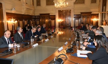 وزير الداخلية يبحث تعزيز التعاون الأمني مع إيطاليا خلال زيارة رسمية لروما