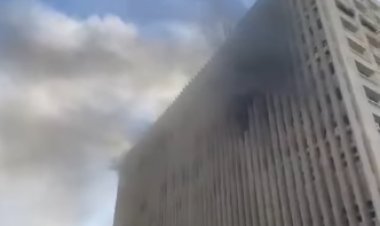 فصل الكهرباء والدفع بخزانات مياة إضافية للسيطرة على حريق  سنترال رمسيس