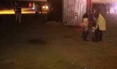 إصابة 34 شخصا في حادث انقلاب أتوبيس بطريق السويس