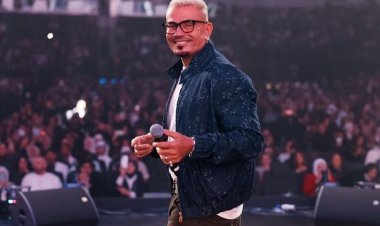 الهضبة عمرو دياب يزين موسم الكويت بأغنياته الجديدة والقديمة