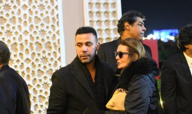 رغم غياب الزعيم.. نجوم الفن في عزاء شقيقة عادل إمام وأرملة الراحل مصطفى متولي