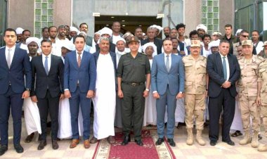 خلال لقاء مع قائد المنطقة الجنوبية العسكرية.. شيوخ حلايب وشلاتين يشيدون بمشاريع التنمية