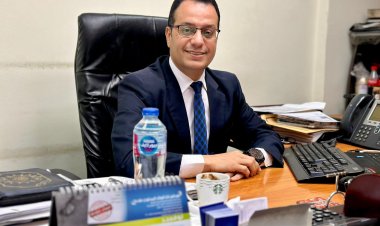 خبير مصرفي يضع 10 حلول أمام الحكومة للخروج من الأزمة الاقتصادية الحالية