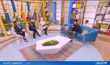 بالفيديو.. بكاء مذيعات "الستات مايعرفوش يكدبوا" بسبب قصيدة فارس قطرية