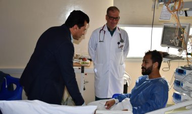 عاجل... وزير الرياضة يتحدث مع أحمد رفعت خلال زيارته بالمستشفى 