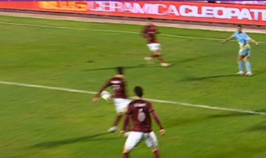 حكم سابق يحسم الجدل.. الأهلي استحق ضربة جزاء "صحيحة 100%" بمباراة سيراميكا