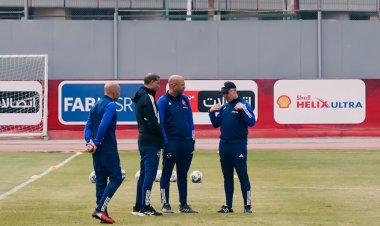 محاضرة فنية أخيرة للاعبي الأهلي قبل مواجهة ميدياما الغاني