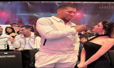 بصورة مع رونالدو ونيمار.. ميرنا جميل تتصدر «التريند» بعد حضورها نزال «حلبة النار»