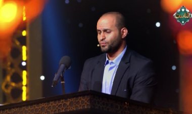 مصطفى حسني لمتسابق: «ربنا يرزقنا نصلي وراك في أكبر مساجد مصر»