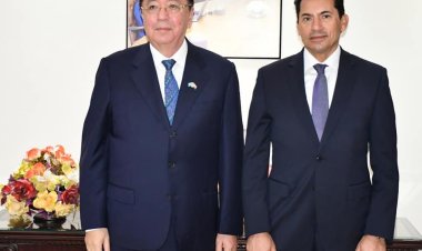 وزير الشباب والرياضة يبحث مع سفير كازاخستان تعزيز آليات التعاون المشترك