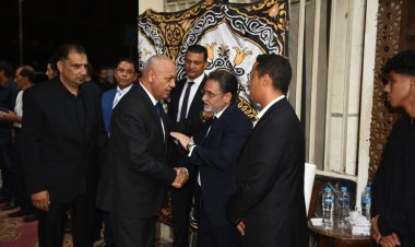 بالصور| هاني رمزي ومرتضى منصور ومصطفى كامل في عزاء والده عبد الرحيم علي