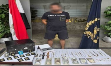 تفاصيل القبض على سائق سرق خزنة بداخلها أموال وذهب من داخل شقة بالتجمع الأول