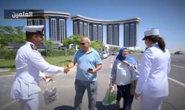 الداخلية تشارك المواطنين الاحتفال بذكرى ثورة 30 يونيو وتوزيع الهدايا عليهم