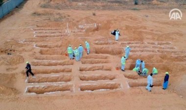 رحلة المهاجرين المأساوية.. اكتشاف مقبرة جماعية في صحراء ليبيا