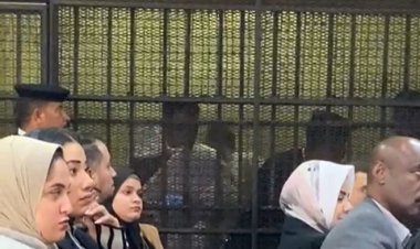 انهيار سفاح التجمع خلال مرافعة الدفاع ويدخل في نوبة بكاء شديدة 