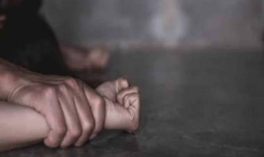 كابوس طريق السويس.. سائق يستدرج "طباخة"  ويعتدي عليها في منطقة جبلية