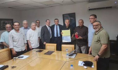 بحضور عمرو الليثي.. نقابة السينمائيين تكرم محمد حفظي بعد فوزه بجائزة لوميناري للتأثير الثقافي