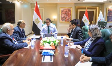 وزير الصحة يعقد اجتماعاً  لمتابعة مستجدات المشروع القومي لتنمية الأسرة المصرية