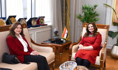 وزيرة الهجرة تبحث التعاون مع الرئيس السابق لمجلس إدارة الغرفة المصرية البريطانية