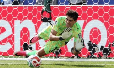 ياسين بونو يشيد بليونيل ميسي بعد فوز الأرجنتين على مصر: لاعب لا يُصدق
