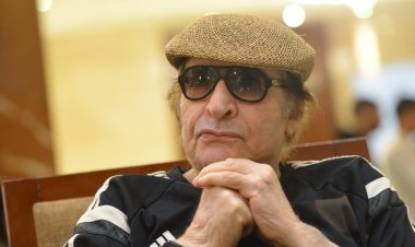 محيي إسماعيل يحتفل بعيد ميلاده وسط نجوم الفن.. وأشرف زكي يؤكد دعم النقابة لكبار الفنانين