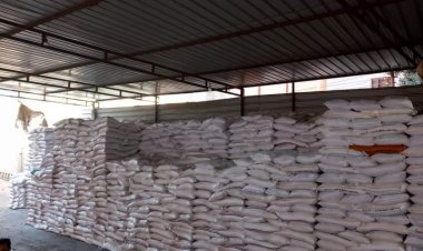 ضبط 504 أطنان سكر وأرز في حوزة تموينية في سوهاج