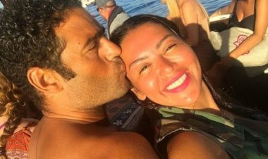 محمد عبد المنصف يعتذر علنًا للقاء الخميسي: الخطأ لا يُنقص من قدر الرجل