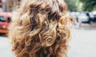 وصفات طبيعية للحصول على شعر صحي وناعم .. تعرفي عليها