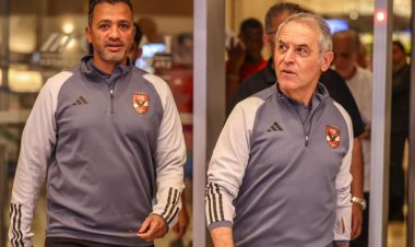 للتأكيد على الخطة.. كولر يجتمع بلاعبي الأهلي قبل ساعات من مباراة الترجي