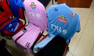 بسبب ألوانه.. نقد لاذع لزي نادي الزمالك أمام الشرطة الكيني