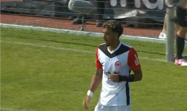 مرموش يفوز بجائزة لاعب الشهر في الدوري الألماني