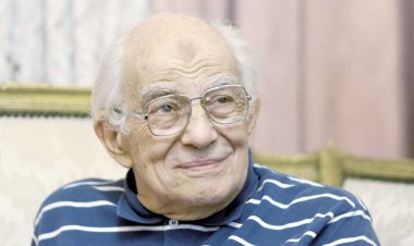 رشوان توفيق: زوجتي عاشت معايا على الحلوة والمرة وكنت بعاتبها على صبرها معايا