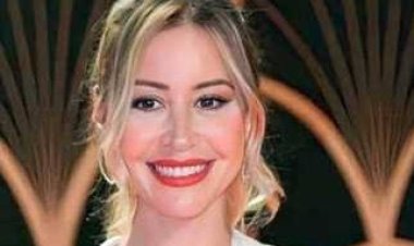 انفراد «العاصمة».. خطوبة منة شلبي من منتج شهير