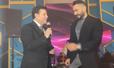 تامر حسني يستعيد ذكرى نادرة مع هاني شاكر: «تعلمت من أغانيه.. وفخور إنه عاش في عصرنا»