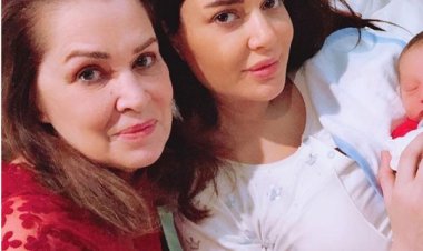 الفنانة اللبنانية سيرين عبد النور تعلن وفاة والدتها بعد صراع مع المرض