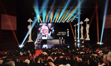 موقف محرج لـ«يسري نصر الله» بعد تكريمه من حسين فهمي بـ«القاهرة السينمائي»