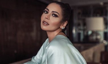 لقاء الخميسي: «نزلت قبر أحمد زكي عشان بحبه.. وطلبت منه حضن»