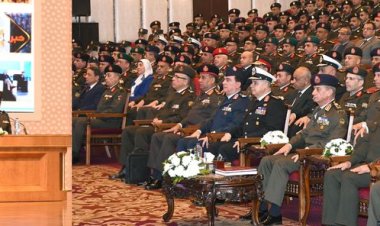 وزير الدفاع يشهد مناقشة البحث الرئيسى لإدارة الشؤون المعنوية