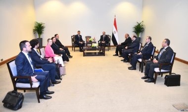 الرئيس السيسي يلتقي رئيس وزراء إسبانيا على هامش المؤتمر الدولي للاستجابة الإنسانية الطارئة لغزة